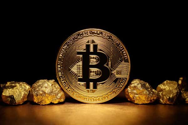 Giá vàng và giá Bitcoin tăng